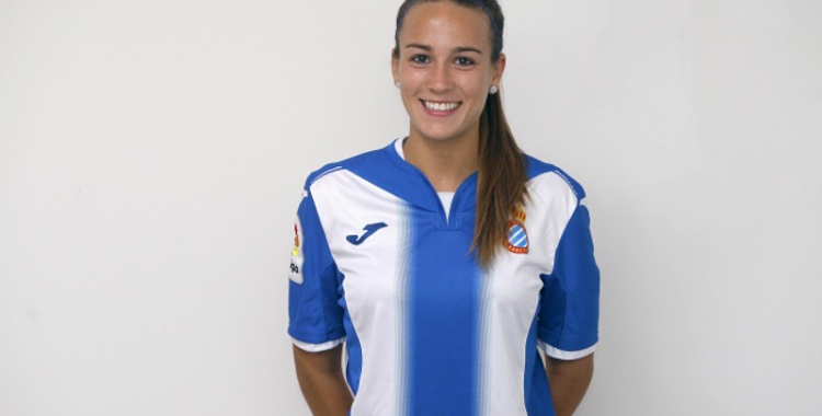 Carola Garcia es felicita per la permanència de l'Espanyol | www.rcdespanyol.com